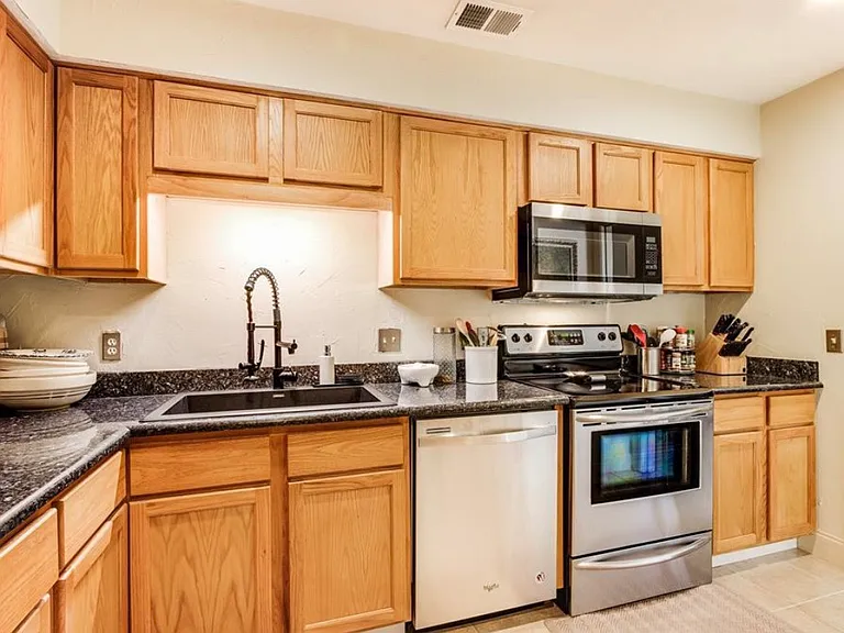 3613 Hilltop Ln — Photo 11