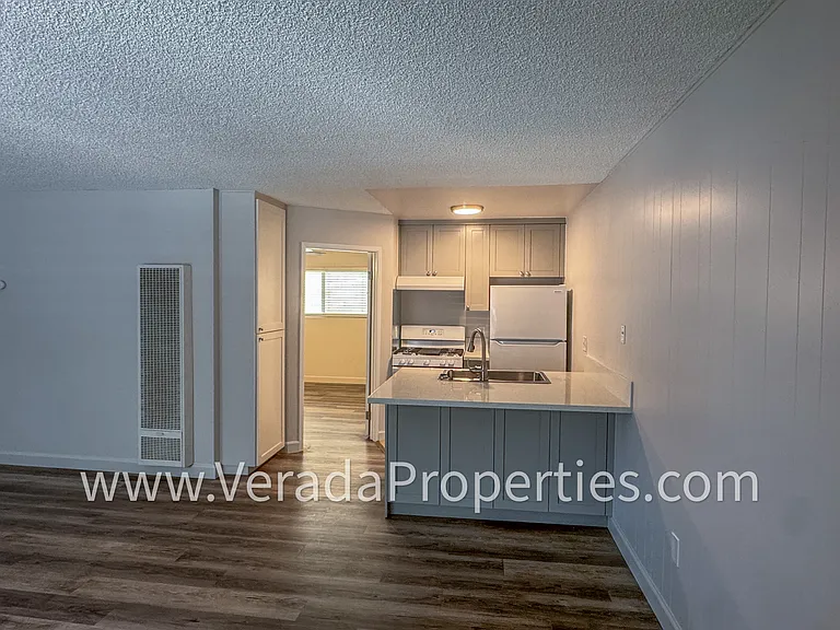 4336 Estrella Ave #4 — Photo 11