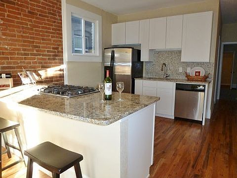 3726 High3726 High Kitchen (1280x960).jpg
