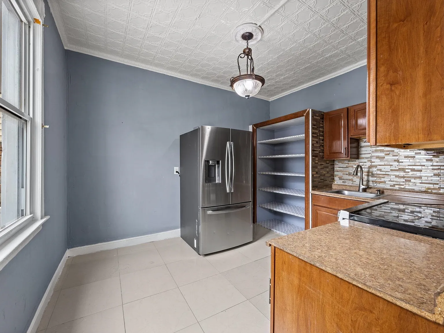 3 bed, 2.0 bath, 1200 sqft, $2,800 — Photo 3
