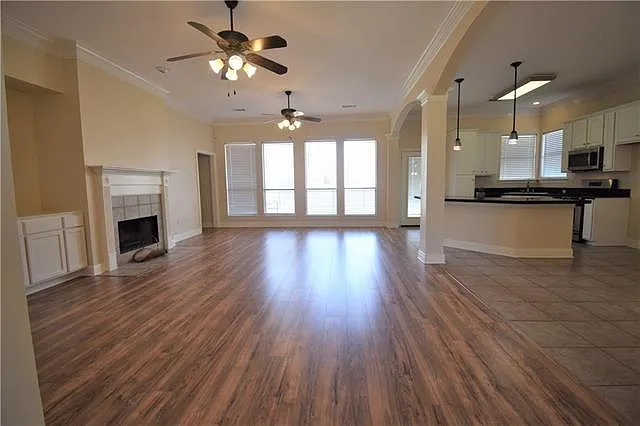 3419 Cove Ct — Photo 4