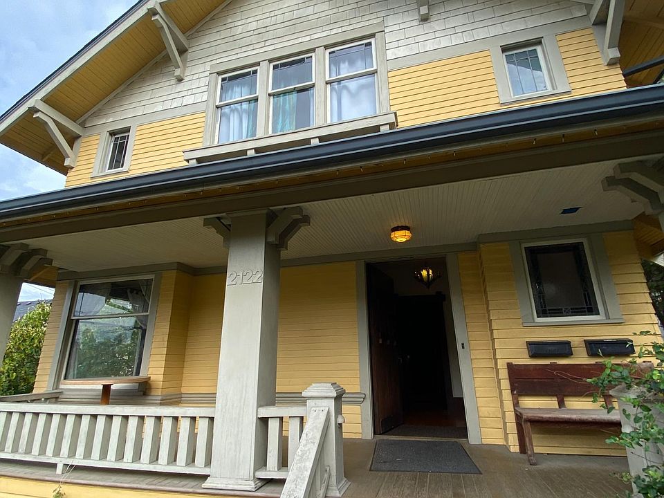 Craftsman house with open front porch