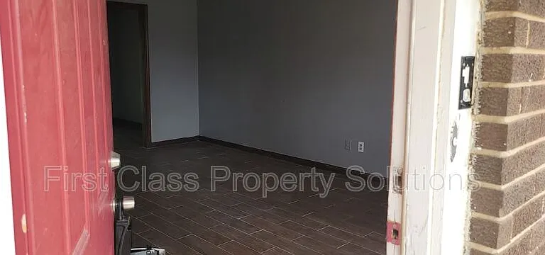 661 NW 16th St — Photo 25