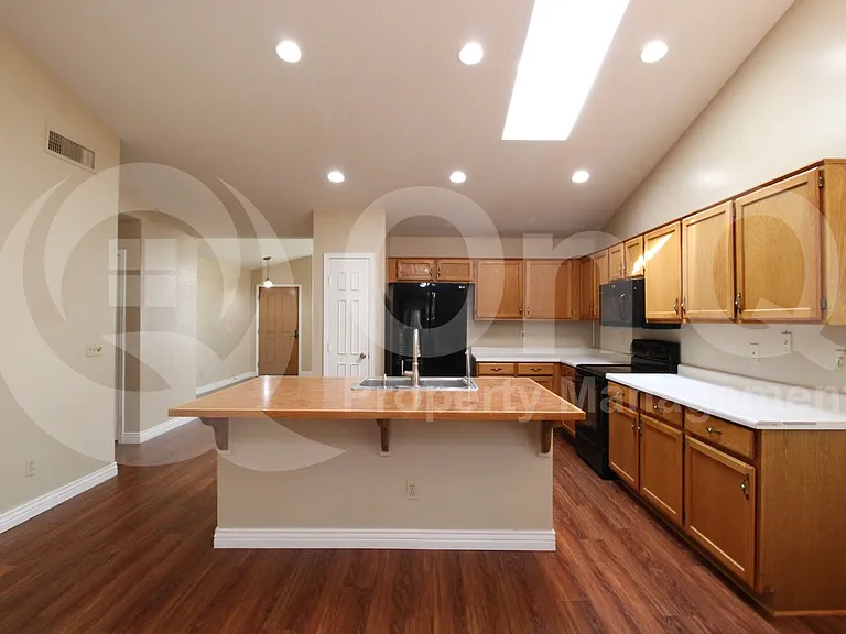 763 W Folley St — Photo 35