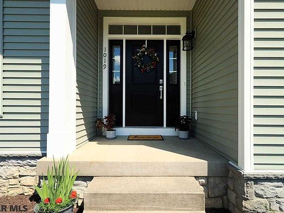 5th image of 1019 Karmel St