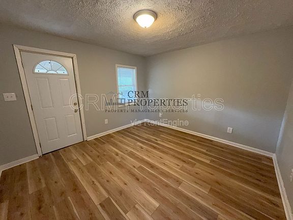4th image of 1528 E Gimber St