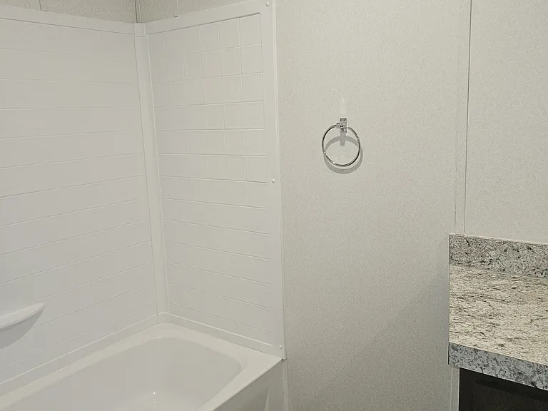 200 W Hawthorne St #32 — Photo 6