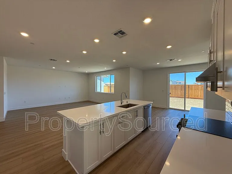 1336 N Martorella Ave — Photo 13
