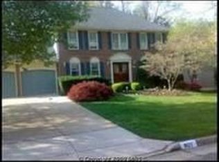 9121 Scott St, Springfield, VA 22153