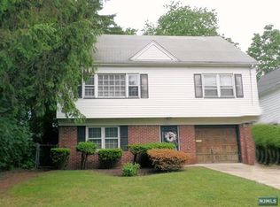 1106 Summit Ave, Teaneck, NJ