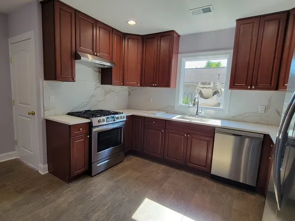452 Wagaraw Rd, Fair Lawn, NJ 07410
