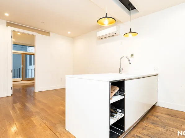 530 Midwood Street image 3 of 14