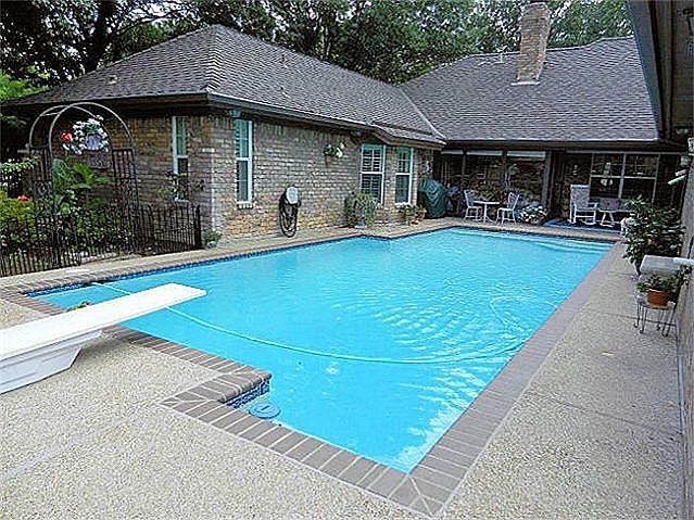 1st image of 1106 Plantation Dr S