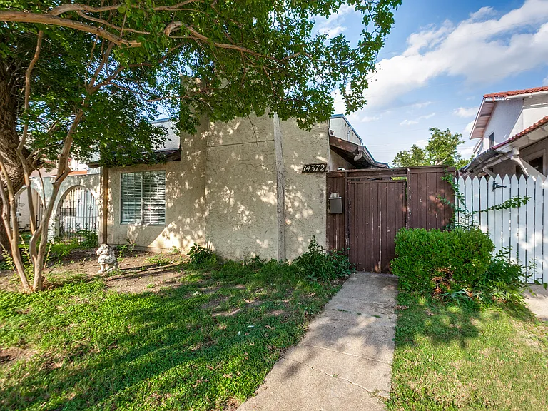 14372 Haymeadow Cir — Photo 2