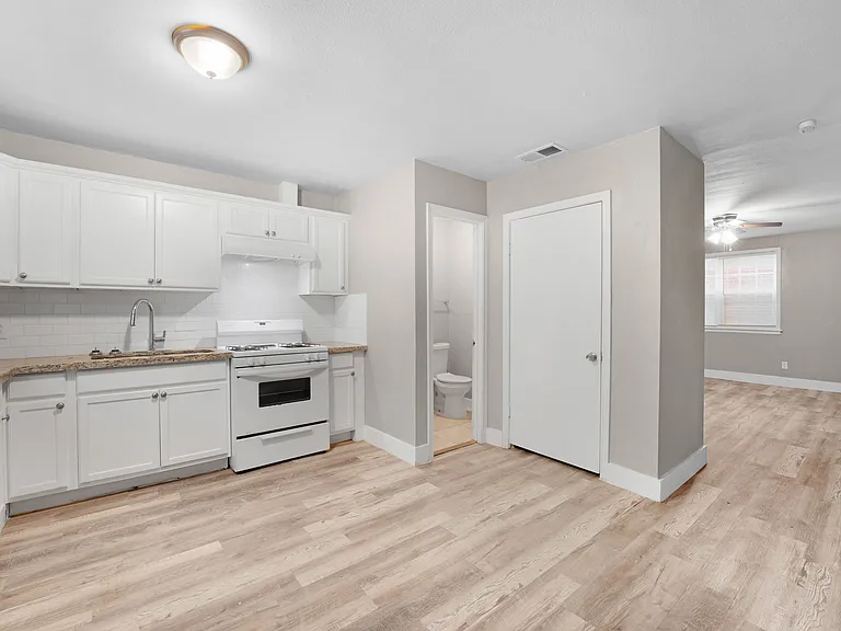 3430 Sockwell Blvd — Photo 3