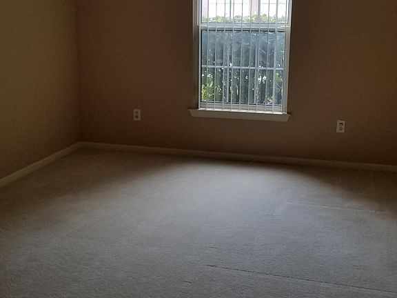 3rd image of 16106 Chesapeake Cir #1