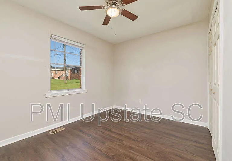 700 Brook St #5 — Photo 6