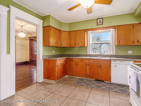 2nd image of 903 Seymour Ave