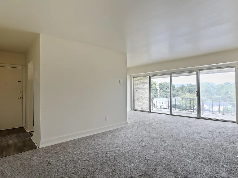 620 6th Ave — Photo 39