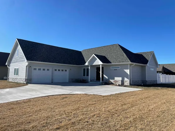 104 S Bare Ave, North Platte, NE 69101