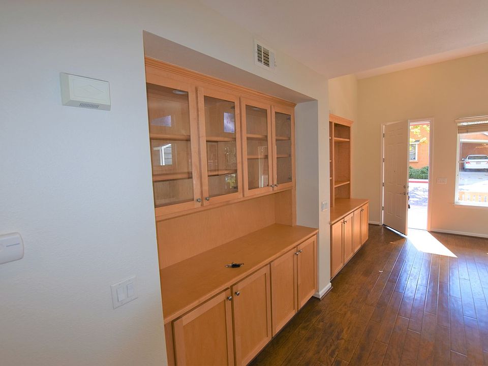 1st image of 118 Smith Ranch Ct