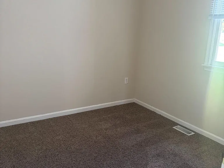 536 Bracken Dr — Photo 4