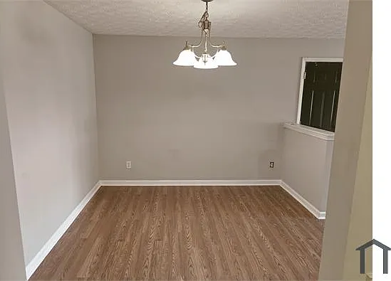 3 bed, 1200 sqft, $1,650 — Photo 4