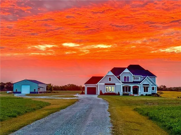 25060 159th St, Leavenworth, KS 66048