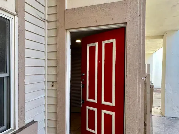 3 Oak Tree Ln, Irvine, CA 92612