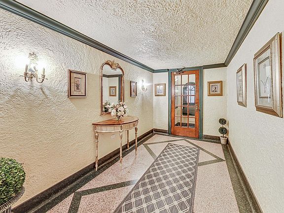 5th image of 2221 W Farwell Ave #2