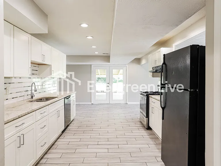 5815 Penfield Pl — Photo 5