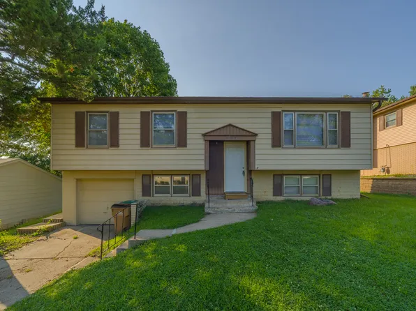 4363 Medina Dr, Norwalk, IA 50211