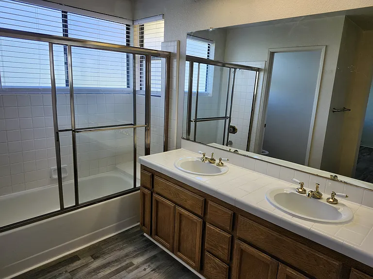 4839 Knollcrest Dr — Photo 16
