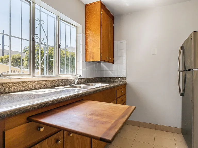 679 Green Street — Photo 10