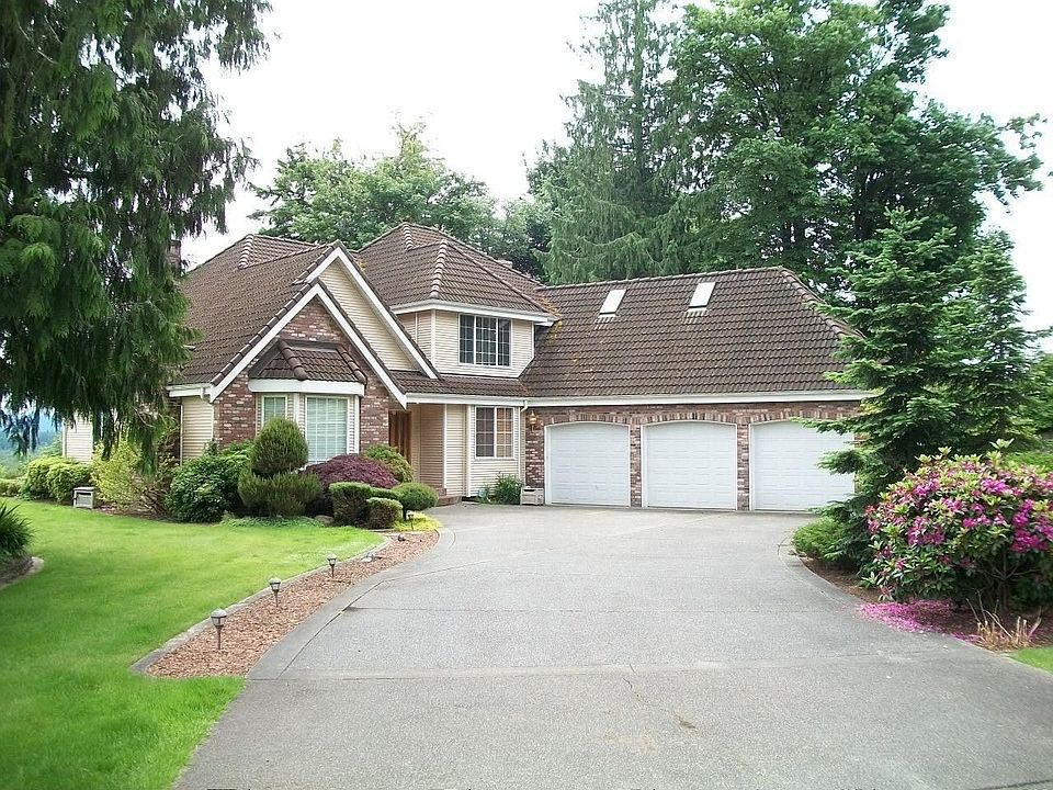 2nd image of 2017 217th Avenue Ct E