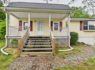 1036 Albemarle Ave, Waynesboro, VA 22980