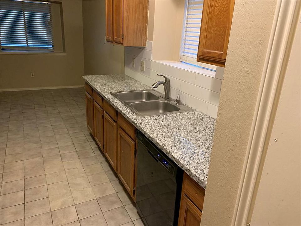 1st image of 5625 Stone Creek Dr