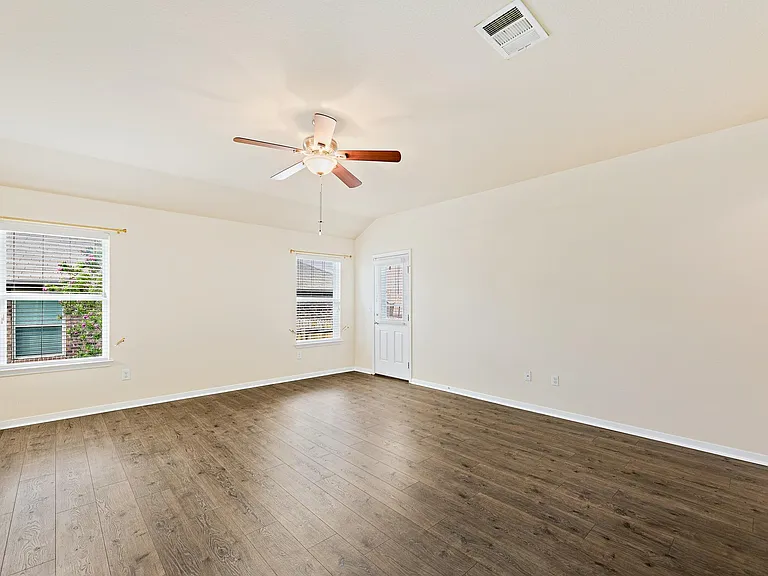 5916 Montrelia Dr — Photo 5