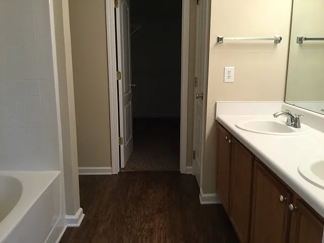 2912 Hayling Dr — Photo 10
