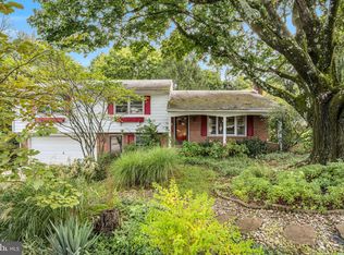 1689 Randow Rd, York, PA 17403