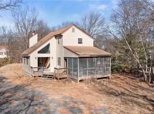 640 Sullivan Trl, Long Pond, PA 18334