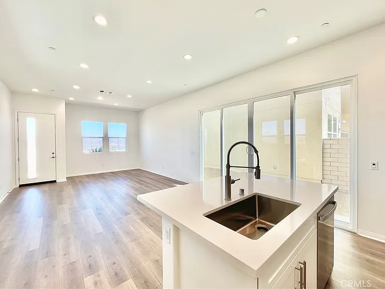 27391 Powder Ridge Ct #27391 — Photo 6