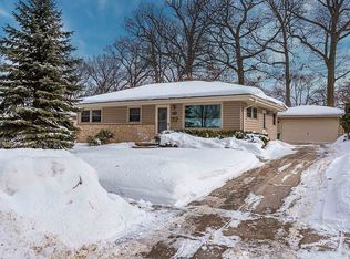 2960 S 105th St, West Allis, WI 53227