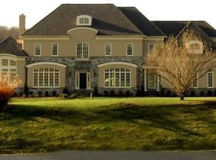 11601 Hunting Crest Ln, Vienna, VA 22182