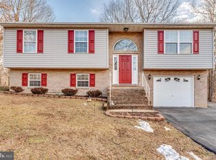 1141 Chantilly Ln, Inwood, WV 25428