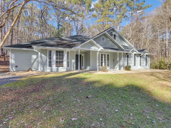 115 Park Timbers Dr, Sharpsburg, GA 30277