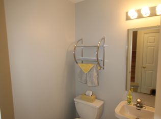 226 E Flagstone Dr, Newark, DE 19702