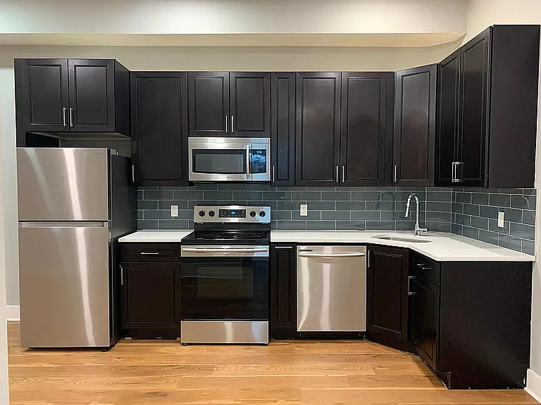1st image of 1525 W Girard Ave APT 1