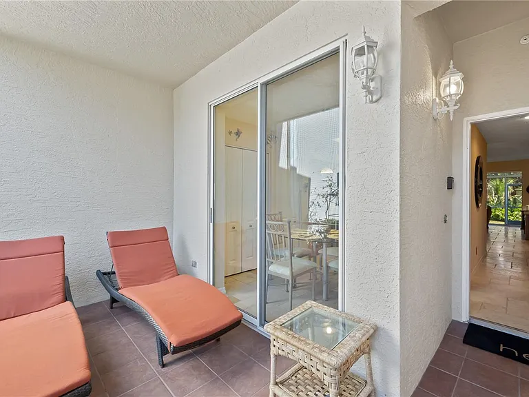 9611 Castle Point Dr #915 — Photo 3