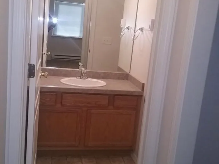 745 Caswell Ave W — Photo 3
